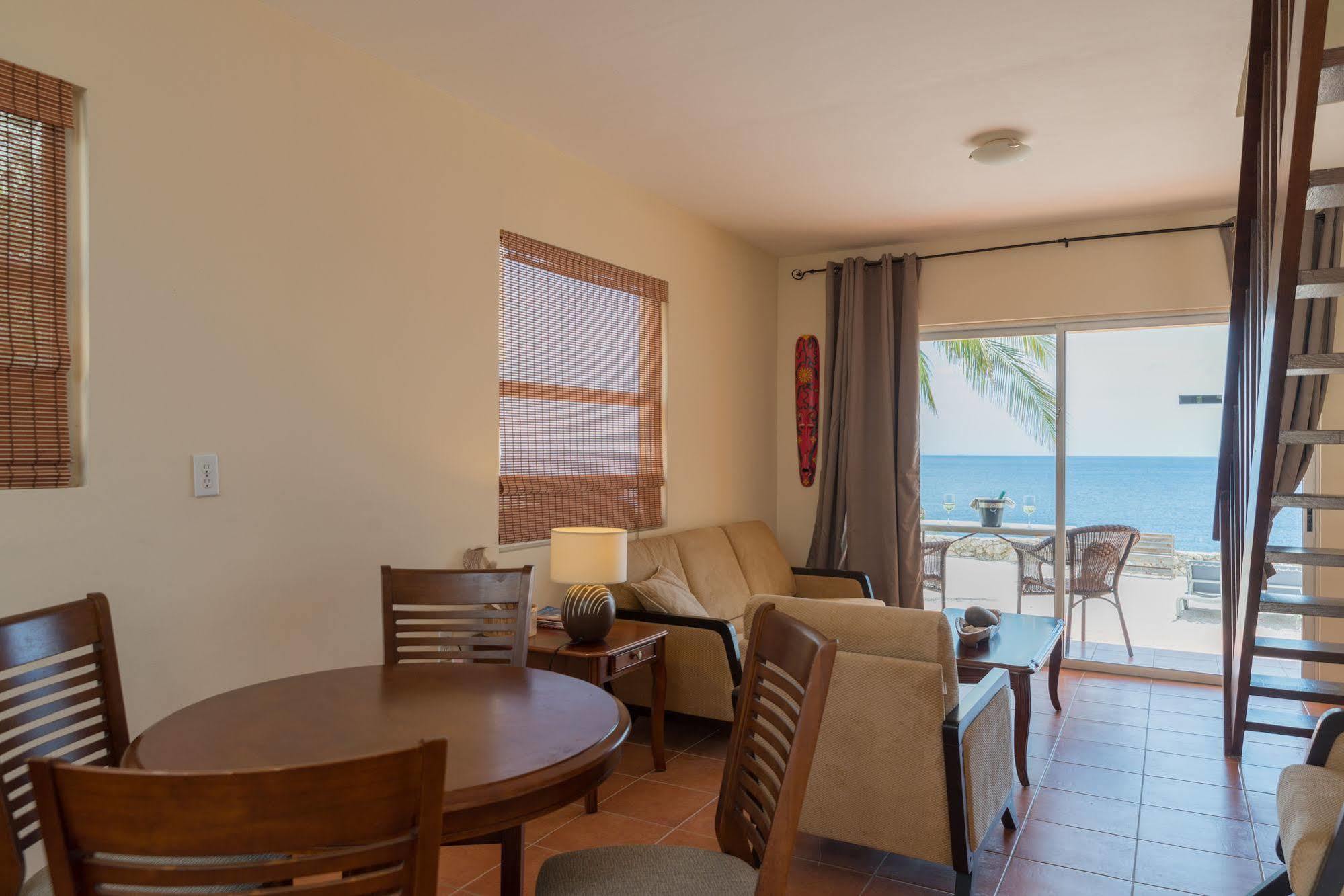 Lagun Blou Dive And Beach Resort Eksteriør billede
